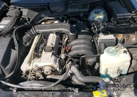 1997 Mercedes-Benz E 320 z USA, uszkodzony, nr VIN WDBJF55F4VA439330